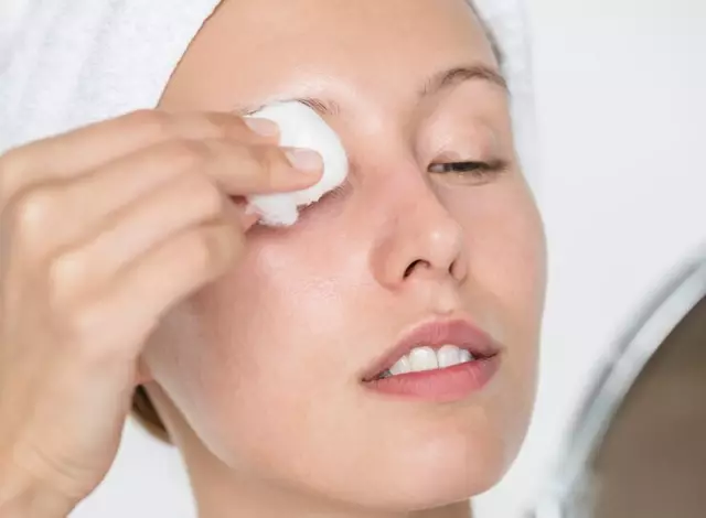 Perbedaan peeling dan eksfoliasi freepik.com