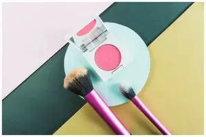 [KUIS] Kalau bisa jawab kuis ini, kamu udah paham teknik blush on yang tepat sesuai bentuk muka