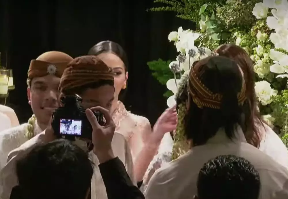 Alyssa Daguise dan Al Ghazali diam-diam ambil melati berbagai sumberb Alyssa Daguise dan Al Ghazali diam-diam ambil melati berbagai sumberb