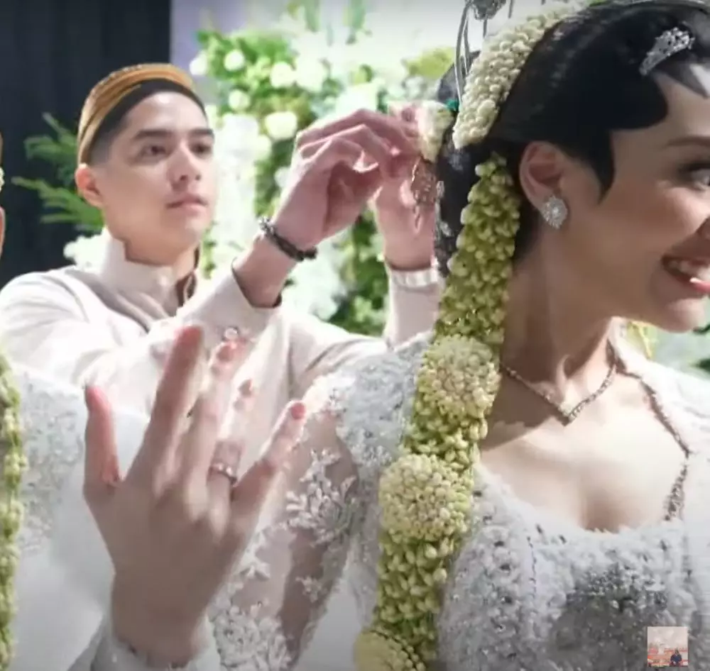 Alyssa Daguise dan Al Ghazali diam-diam ambil melati berbagai sumberb Alyssa Daguise dan Al Ghazali diam-diam ambil melati berbagai sumberb