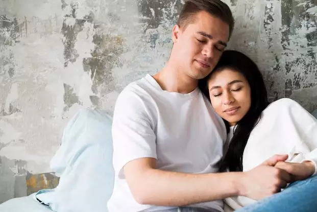 Gombalan maut untuk pacar sedih freepik.com