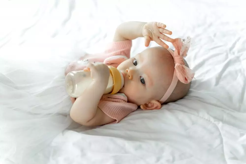 Jenis-jenis susu formula yang aman untuk bayi © 2024 freepik.com Jenis-jenis susu formula yang aman untuk bayi © 2024 freepik.com