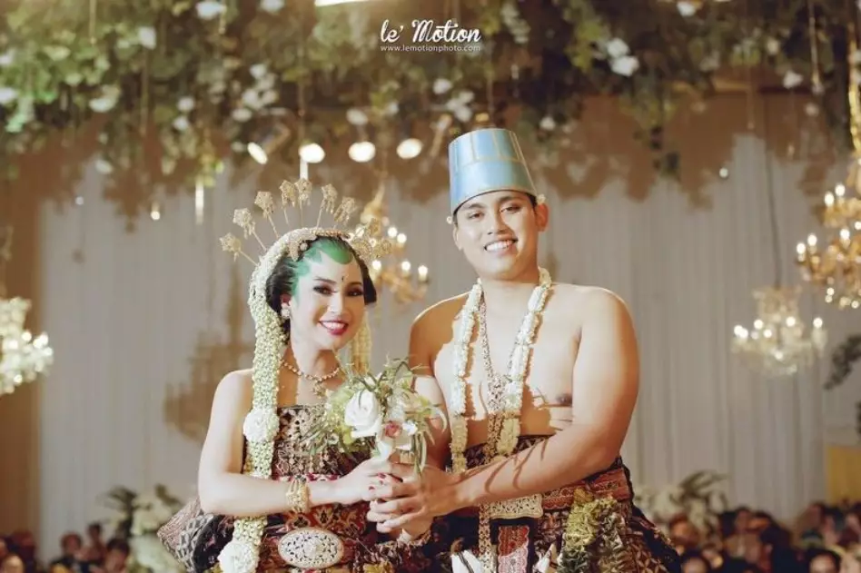 makna riasan pengantin adat Jawa berbagai sumber
