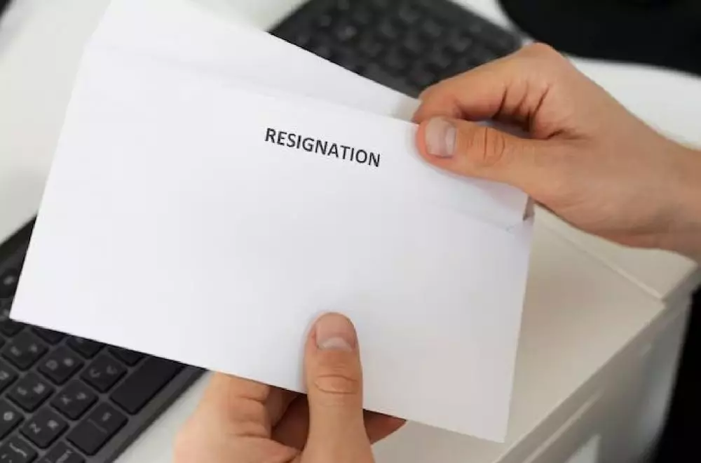 Contoh surat pengunduran diri kerja freepik.com