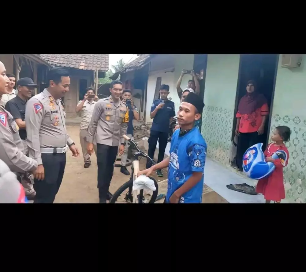 Alif siswa yatim piatu yang lari 5 KM untuk pergi sekolah © TikTok