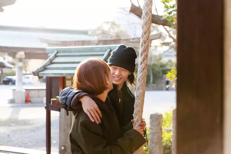 Gombalan pantun bikin salting pasangan freepik.com