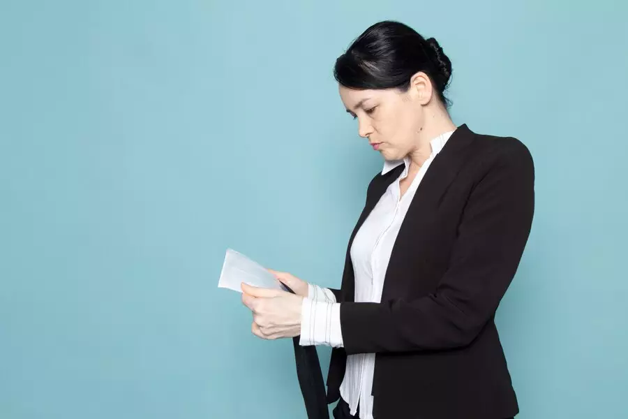 Contoh surat izin kerja © 2024 freepik.com