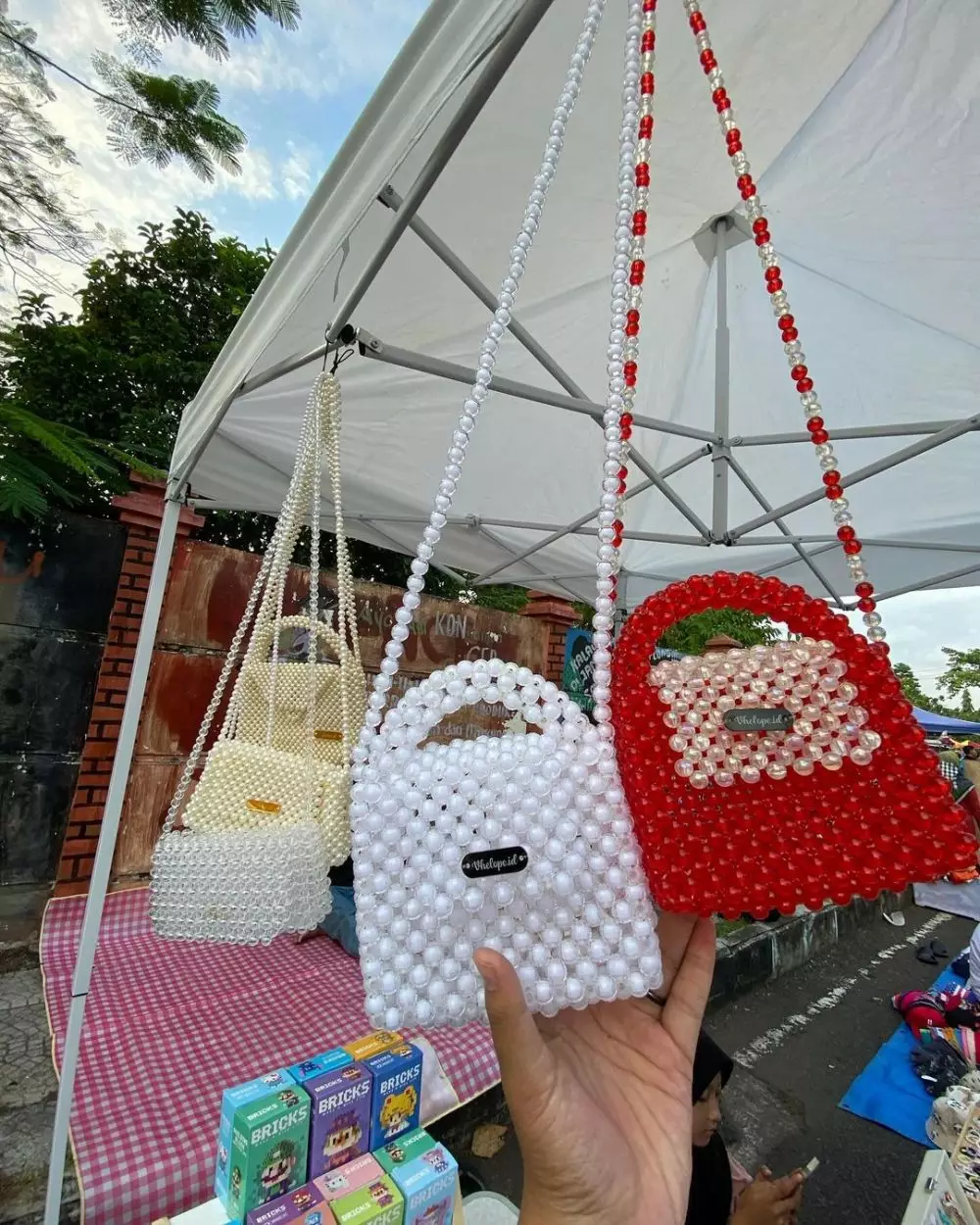 bisnis anak sd jualan aksesori vhelope © 2024 brilio.net