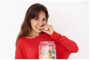 [KUIS] Benarkah makan permen karet bisa jaga kesehatan gigi? Cek di sini biar lebih tahu