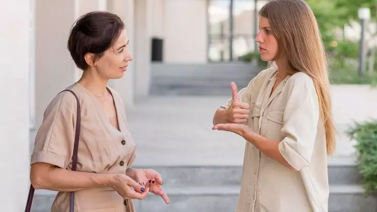 Contoh kalimat saran  freepik.com