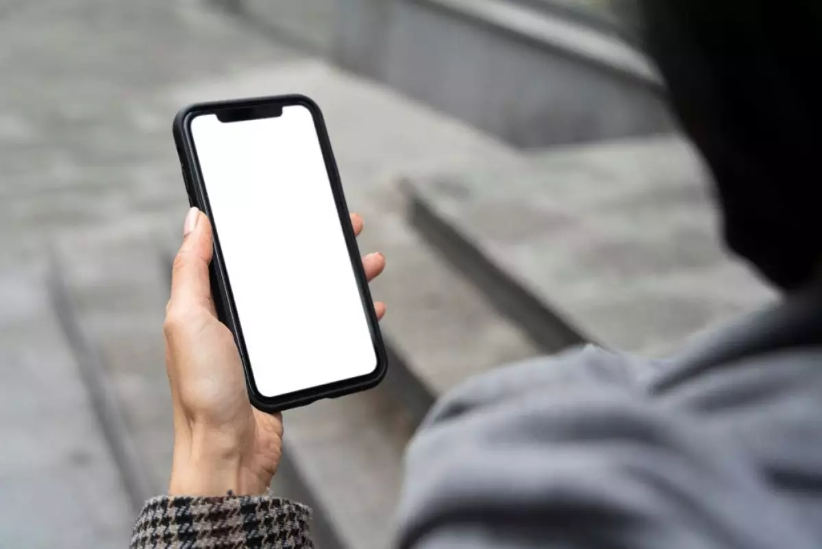 Cara memulai ulang iPhone untuk mengatasi masalah konektivitas dan kinerja yang mulai lemot