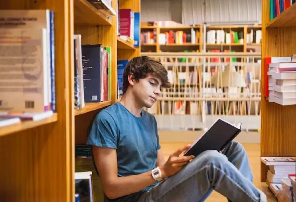 Contoh kalimat deklaratif freepik.com