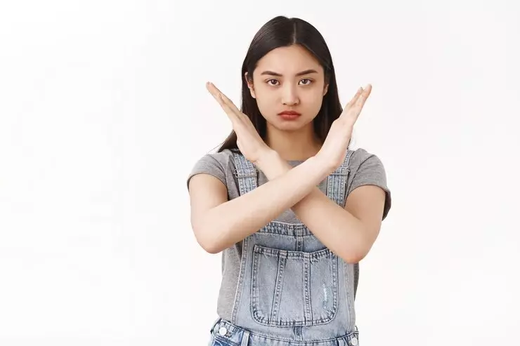 Contoh kalimat larangan freepik.com