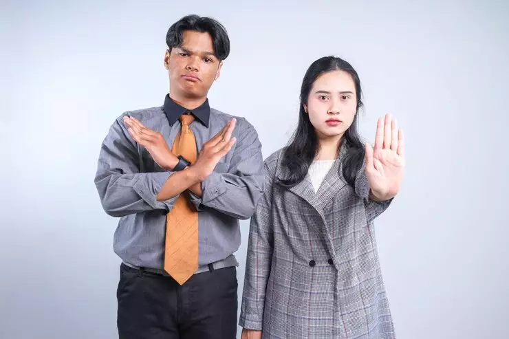 Contoh kalimat larangan freepik.com