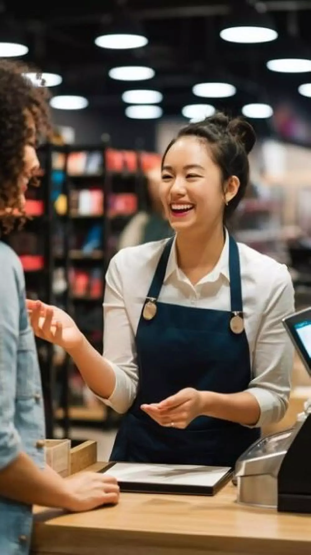 Contoh surat lamaran kerja Indomaret freepik.com