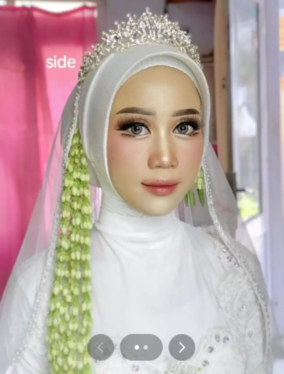 Hasil makeup resepsi cewek saat resepsi malah bikin ngelus dada TikTok Hasil makeup resepsi cewek saat resepsi malah bikin ngelus dada TikTok