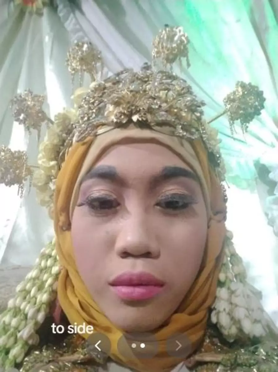 Hasil makeup resepsi cewek saat resepsi malah bikin ngelus dada TikTok Hasil makeup resepsi cewek saat resepsi malah bikin ngelus dada TikTok