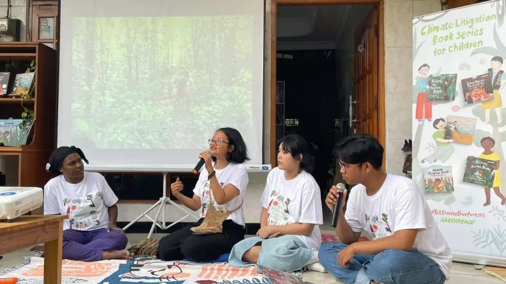 Greenpeace Indonesia sulap topik berat jadi ringan © 2024 brilio.net Greenpeace Indonesia sulap topik berat jadi ringan © 2024 brilio.net
