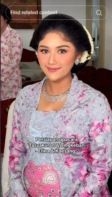 mitoni Erina Gudono Selvi © berbagai sumber mitoni Erina Gudono Selvi © berbagai sumber