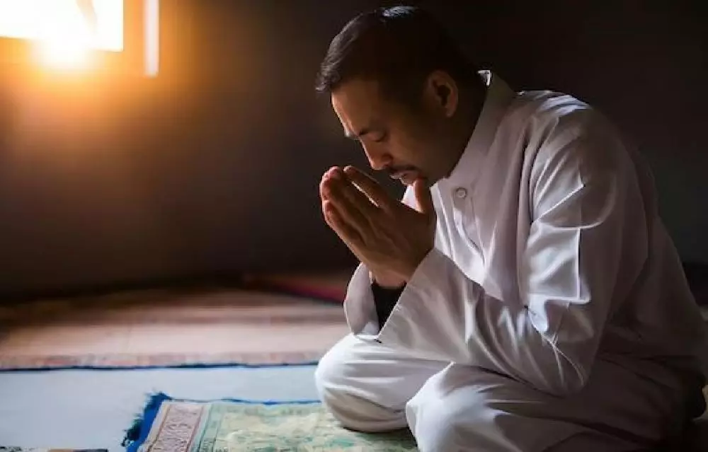 Tata cara sholat taubat freepik.com