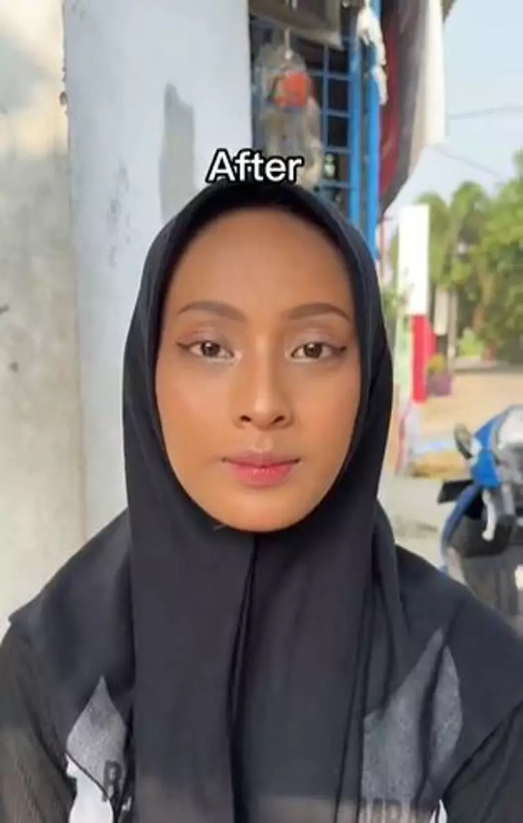 Transformasi penjual es dirias natural makeup hasilnya mirip Erika Carlina TikTok