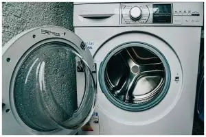 Tanpa bubuk pembersih khusus, ini trik usir noda kerak dan lumut di mesin cuci andalkan 3 bahan dapur