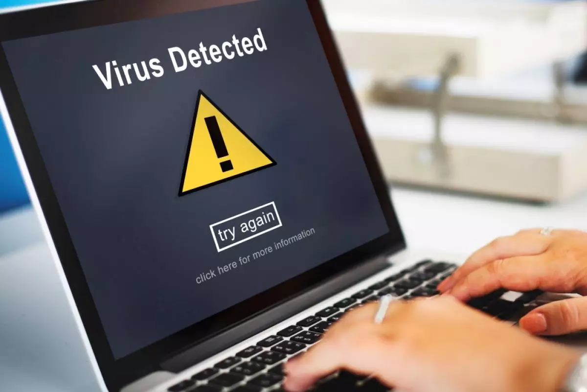 Cara mudah menghapus semua virus di Windows 10 menggunakan alat penghapus perangkat lunak berbahaya
