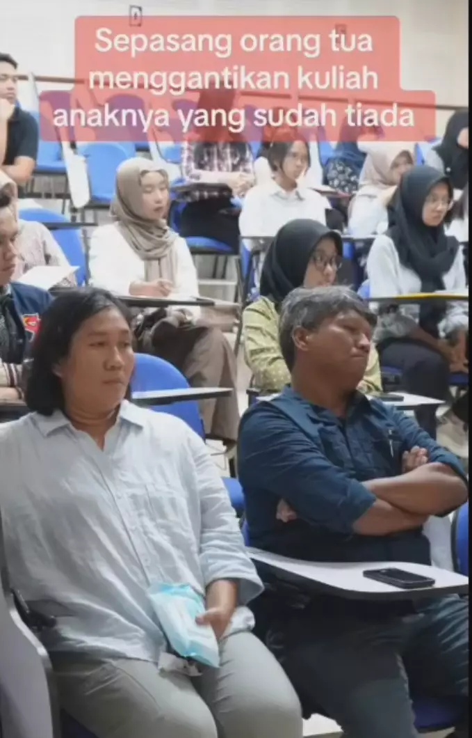 orang tua ikut kuliah perdana gantikan anak berbagai sumber orang tua ikut kuliah perdana gantikan anak berbagai sumber