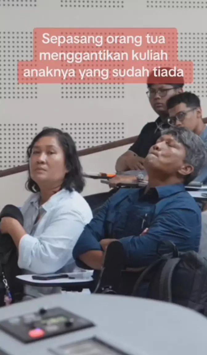 orang tua ikut kuliah perdana gantikan anak berbagai sumber orang tua ikut kuliah perdana gantikan anak berbagai sumber
