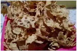 Trik bikin peyek kacang renyah dan tidak berminyak cuma tambah 1 bahan makanan