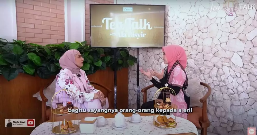 cerita Atalia Praratya saat anaknya memutuskan untuk lepas hijab berbagai sumber