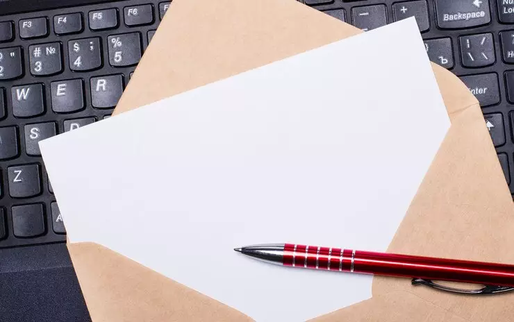 Contoh surat lamaran kerja fresh graduate freepik.com