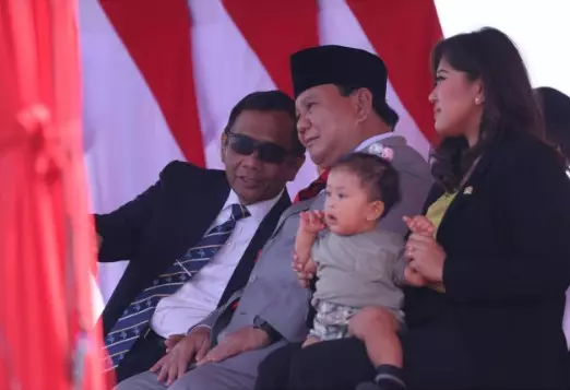 politisi tak ada teman dan musuh © berbagai sumber politisi tak ada teman dan musuh © berbagai sumber