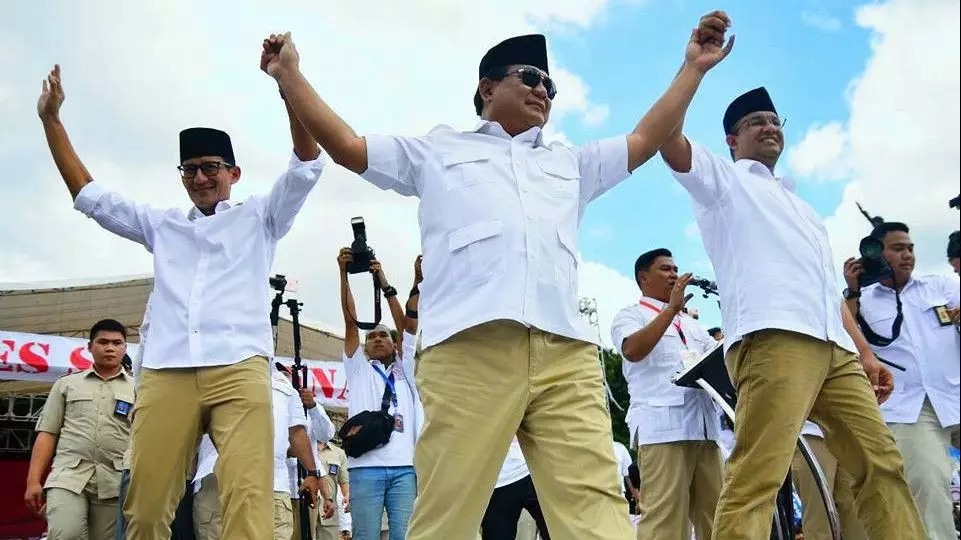 politisi tak ada teman dan musuh © berbagai sumber politisi tak ada teman dan musuh © berbagai sumber