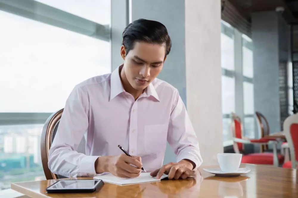 Contoh surat bahasa Inggris berbagai keperluan © 2024 freepik.com Contoh surat bahasa Inggris berbagai keperluan © 2024 freepik.com