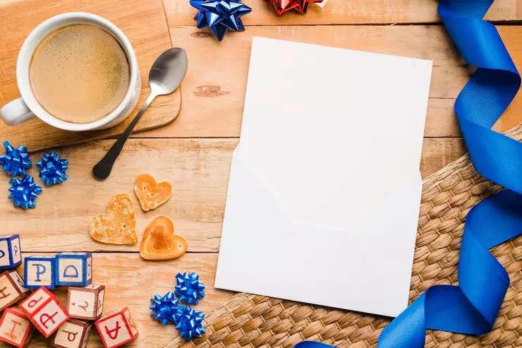 Surat undangan ulang tahun freepik.com