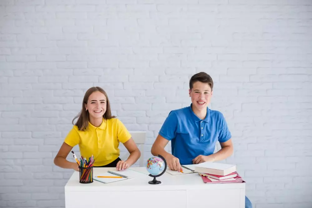 Contoh kalimat dirty Bahasa Inggris © 2024 freepik.com