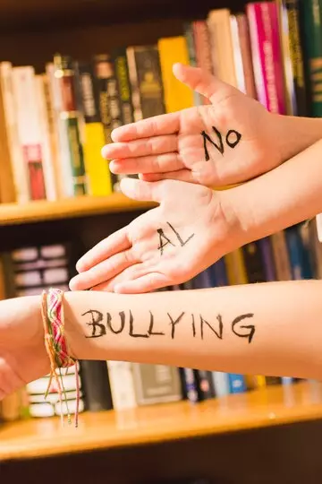 Cara mengatasi bullying di sekolah freepik.com Cara mengatasi bullying di sekolah freepik.com
