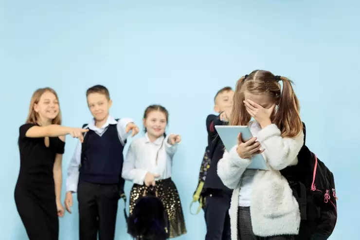 Cara mengatasi bullying di sekolah freepik.com Cara mengatasi bullying di sekolah freepik.com