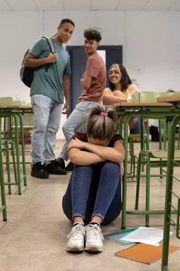 Cara mengatasi bullying di sekolah freepik.com Cara mengatasi bullying di sekolah freepik.com