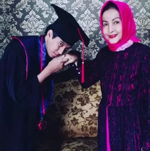 Machica Mochtar tak bisa hubungi anaknya © Instagram Machica Mochtar tak bisa hubungi anaknya © Instagram