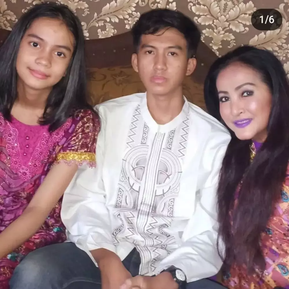 Machica Mochtar tak bisa hubungi anaknya © Instagram Machica Mochtar tak bisa hubungi anaknya © Instagram