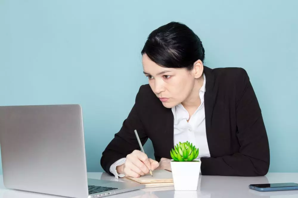 Contoh surat lamaran kerja Alfamart © 2024 freepik.com Contoh surat lamaran kerja Alfamart © 2024 freepik.com