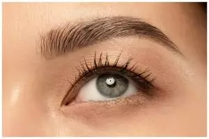 [KUIS] Tren alis berserat untuk tampilan natural, cari tahu trik membuatnya lewat pertanyaan ini