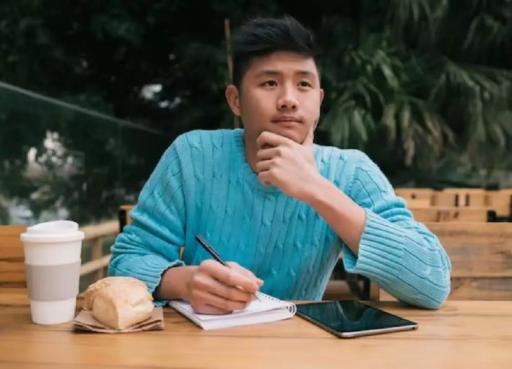 Contoh kalimat pasif dan aktif freepik.com Contoh kalimat pasif dan aktif freepik.com