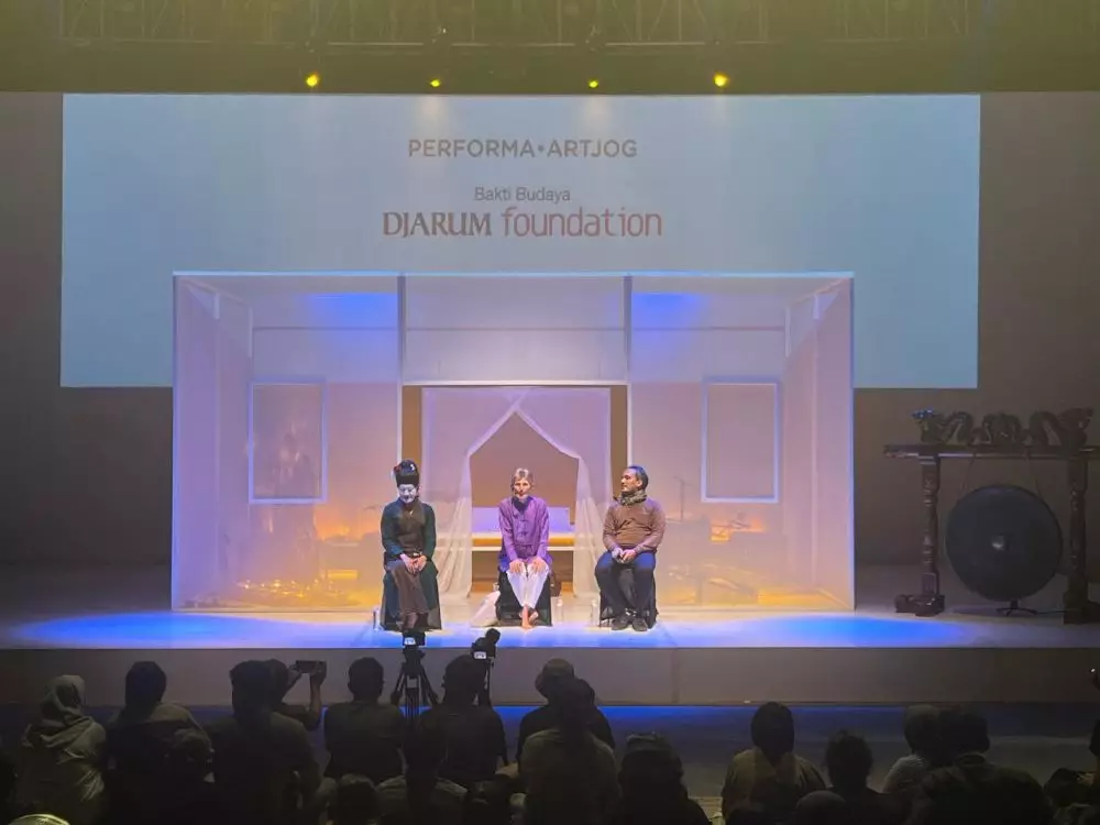 Empat Puluh Malam dan Satunya Hujan serat centhini artjog © 2024 brilio.net