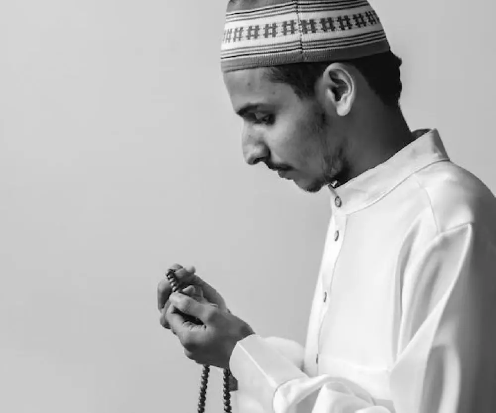 Tata cara sholat jenazah freepik.com