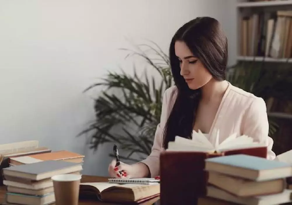 Contoh kalimat ewuh pakewuh freepik.com Contoh kalimat ewuh pakewuh freepik.com