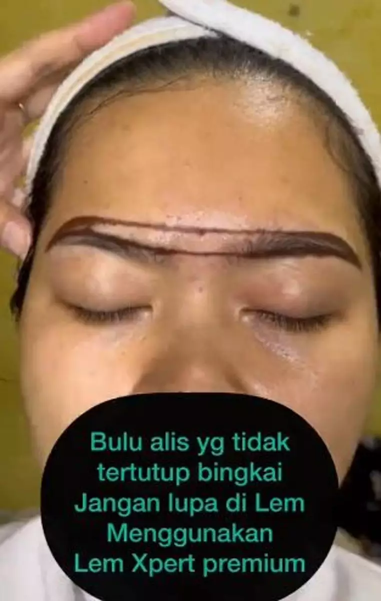 MUA bagikan cara atasi alis tinggi sebelah pakai teknik khusus TikTok MUA bagikan cara atasi alis tinggi sebelah pakai teknik khusus TikTok