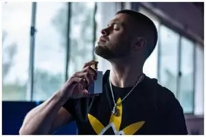 [KUIS] Saat keringatan kamu tim pakai parfum atau ganti baju? Jawabanmu ungkap kamu sudah tepat/belum